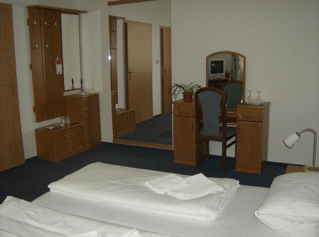 Hotel Maria Ostrava Room photo